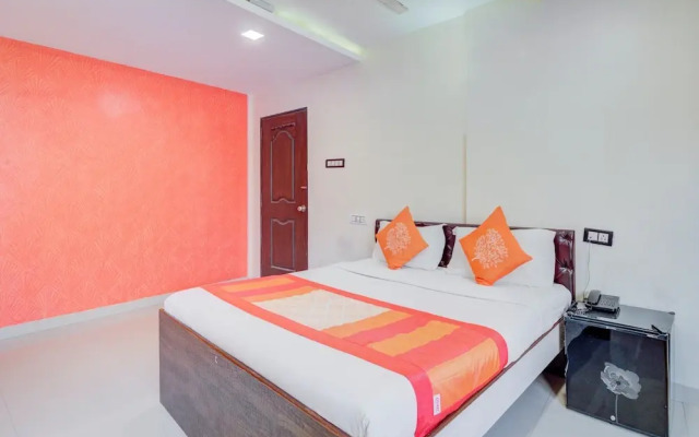 OYO 9748 Hotel Girgaon Palace