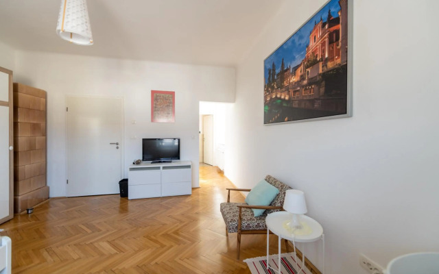 Sunny Villa Apartments