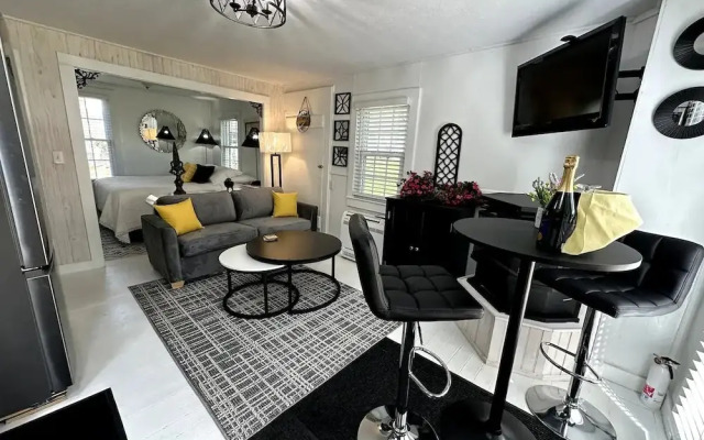 18 Vine Inn & Carriage House