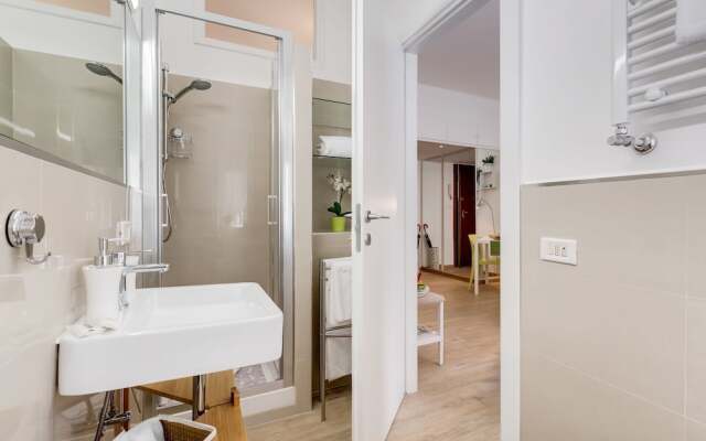 96 Degli Ubaldi Studio