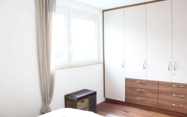 Hochwertige Sonneninsel mit Aussicht