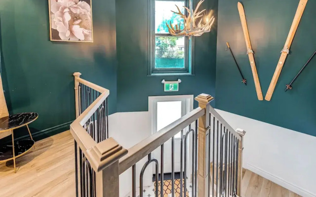 Majestic 3-Bedroom Designer Apartment