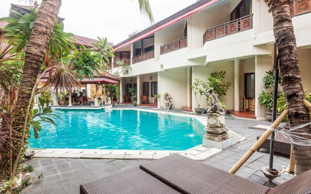 ZEN Rooms Kuta Flora