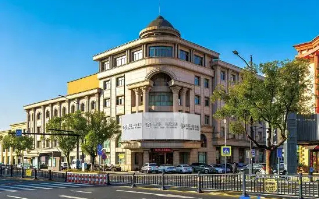 Huashu Yi Hotel (Haiyan Wuyue Plaza)