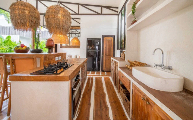 Tropical Design, Private Villa, 3 BR, Umalas