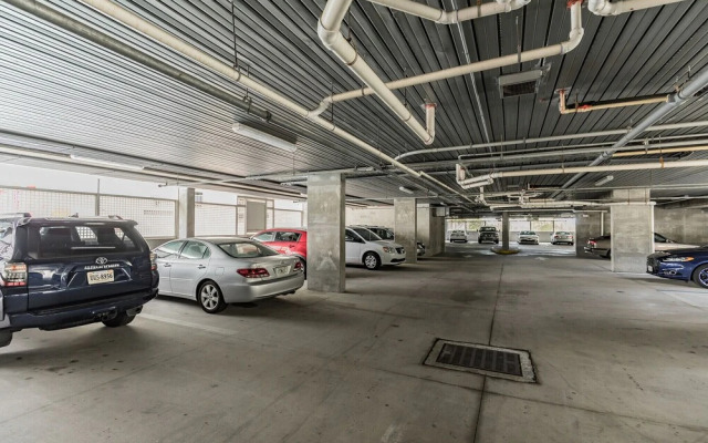 Harbourside Marker 33