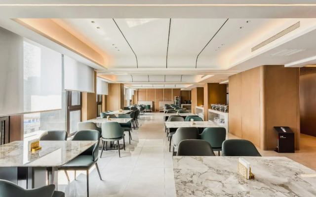 Baolifeng International Business Hotel