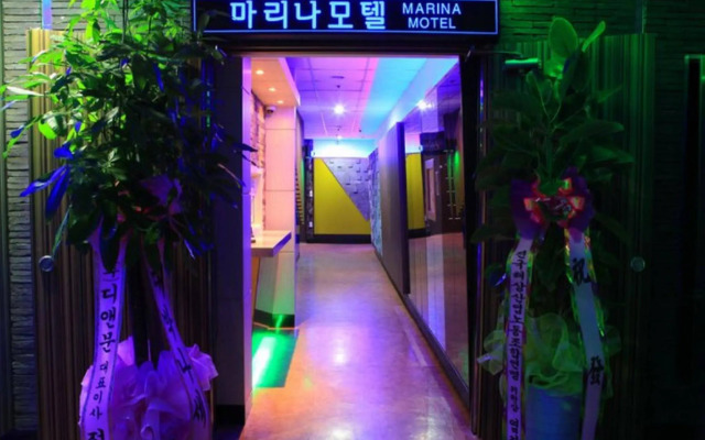 Marina Motel