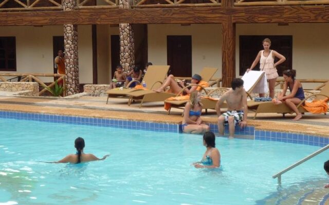 Nataasan Beach Resort and Dive Center