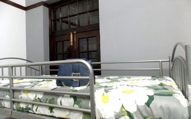 Trap Houz Backpackers