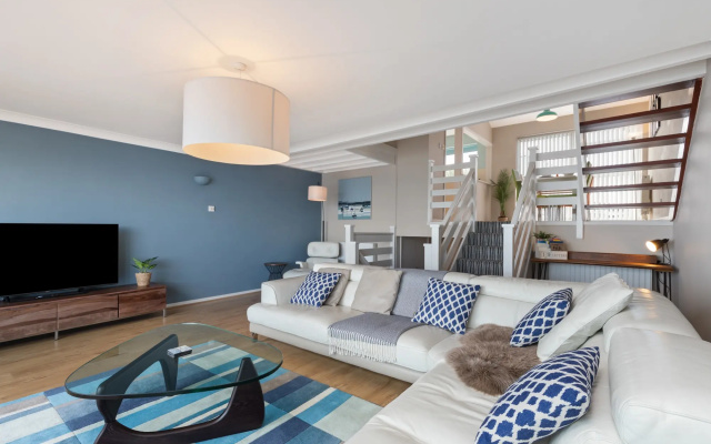 Cystanog Fach - Spectacular Sea Views Balcony and Terrace Parking