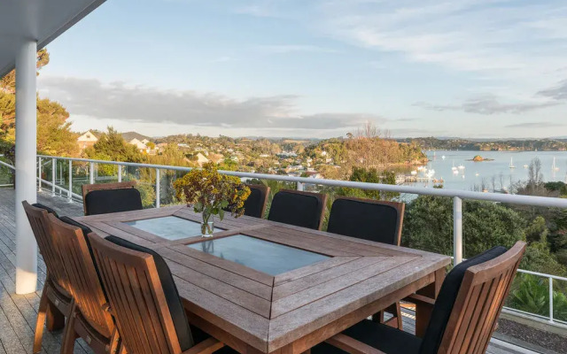 Russell View Apartments