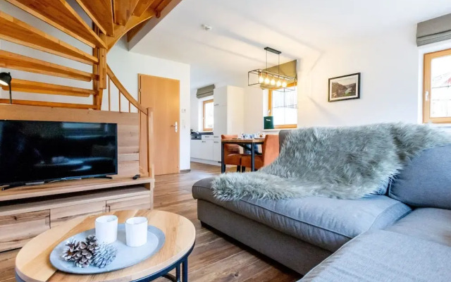 Luxury Chalet in Obertraun With Pool