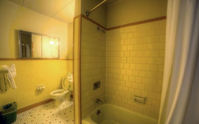 Americana Hotel