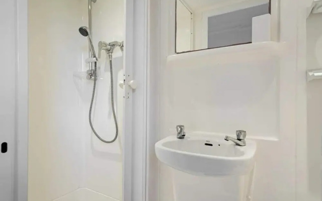 Victorian-style 3-bed Apt in S Hampstead