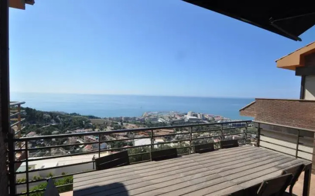 Villa Carrer Trinitat by HelloApartments