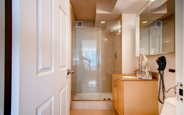 Global Luxury Suites at the Commonwealth