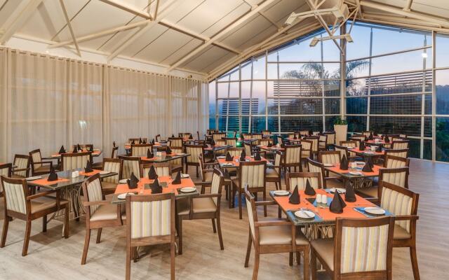 Protea Hotel by Marriott Karridene Beach