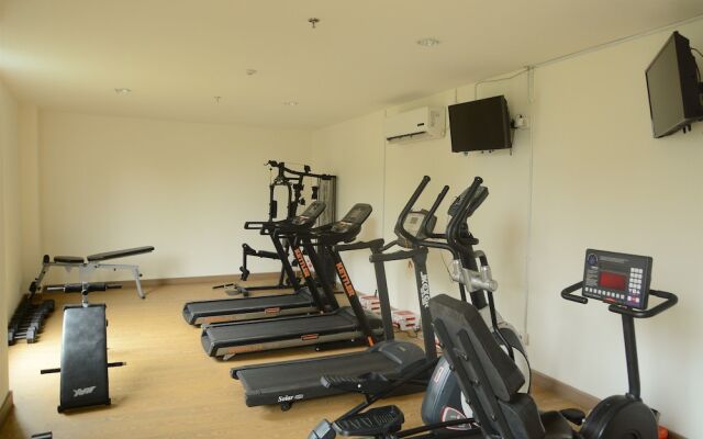 Classic Studio Tree Park Apartment near ICE BSD By Travelio