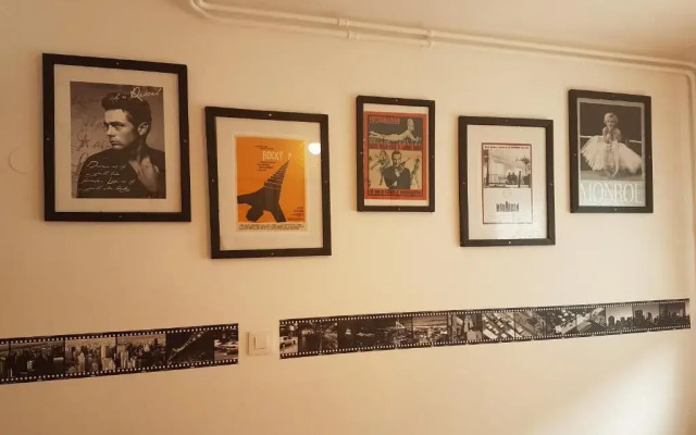 Barri Antic Hostel & Pub