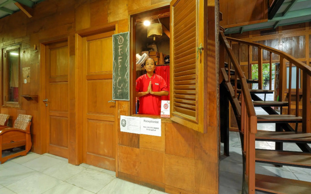 OYO 4016 Tan Jokteng Guest House