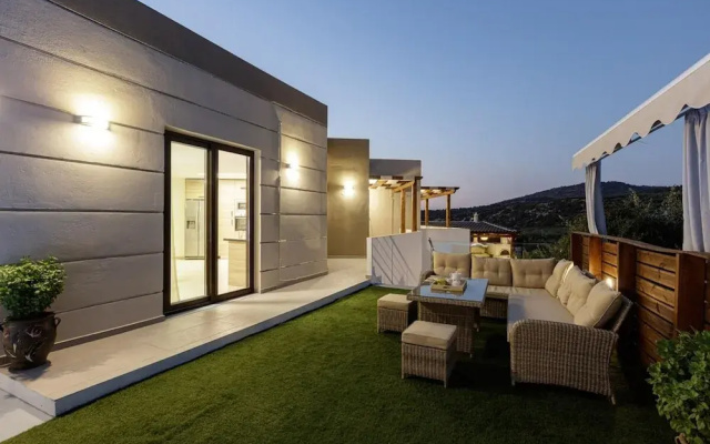 Villa Chnaris - Private Pool and Sauna