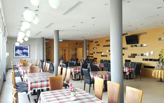 YOYO Hotel