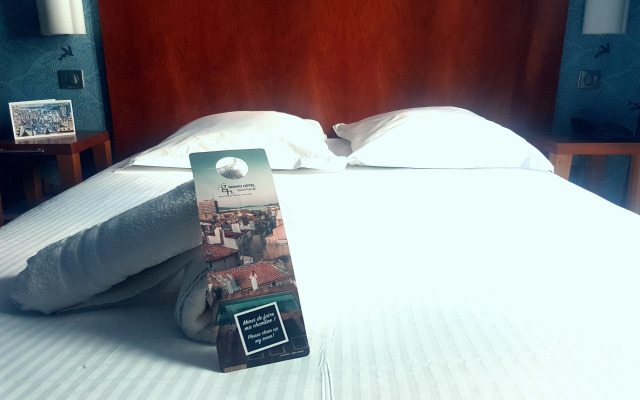 Grand Hôtel Dauphiné Toulon, Boutique Hôtel & Suites