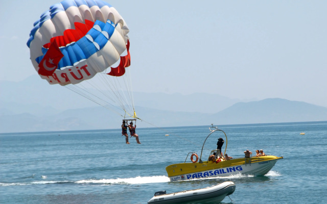 Palmeras Beach Hotel