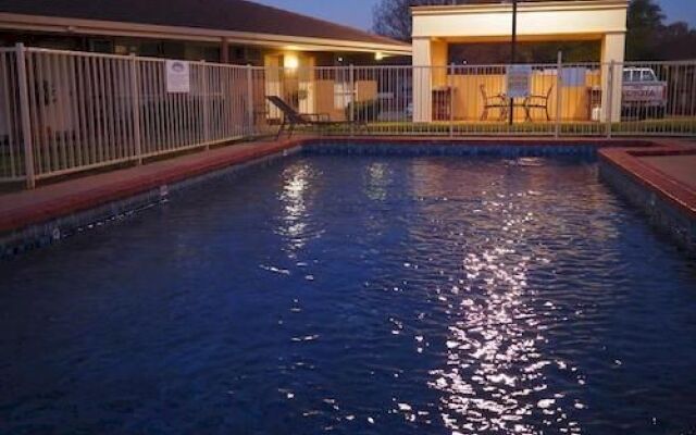 Jacaranda Motel & Holiday Units