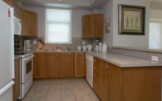 Sunset Waterfront Resort by KVR