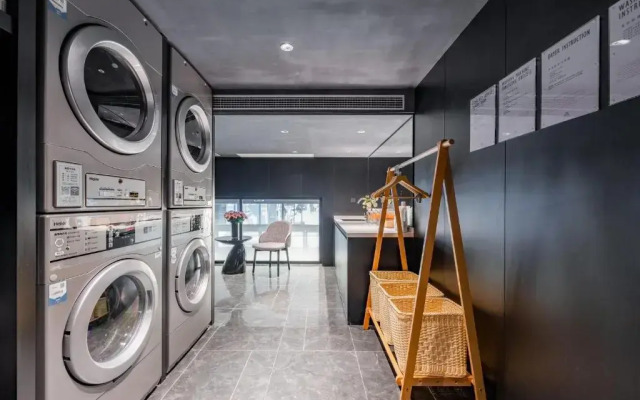 Echarm Hotel (Chengdu Chunxi Road Pedestrian Street)