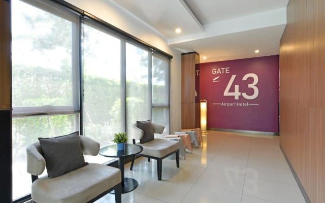 Gate43 Airport Hotel