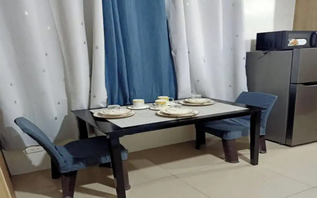 Len's Den - Flat in Pasay City Mall of Asia Manila