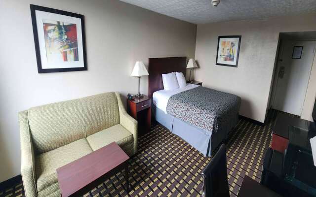 Days Inn by Wyndham Fort Wright Cincinnati Area