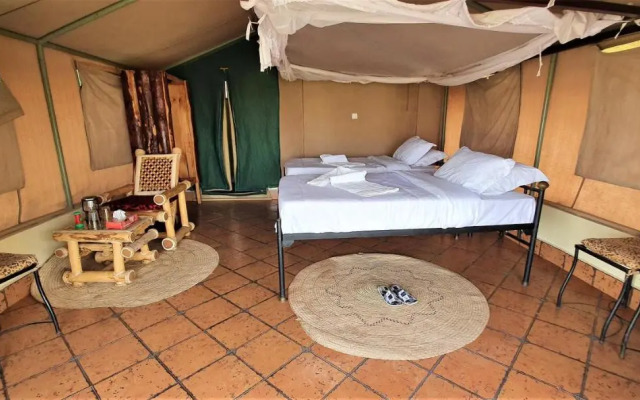 Zebra-Kemang'ore Bush Tented Lodge