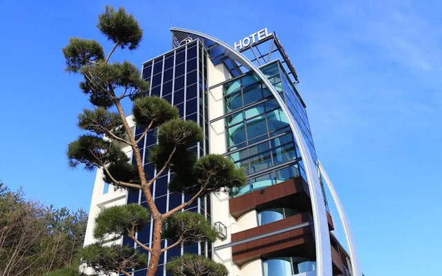 Radiance Tourist Hotel