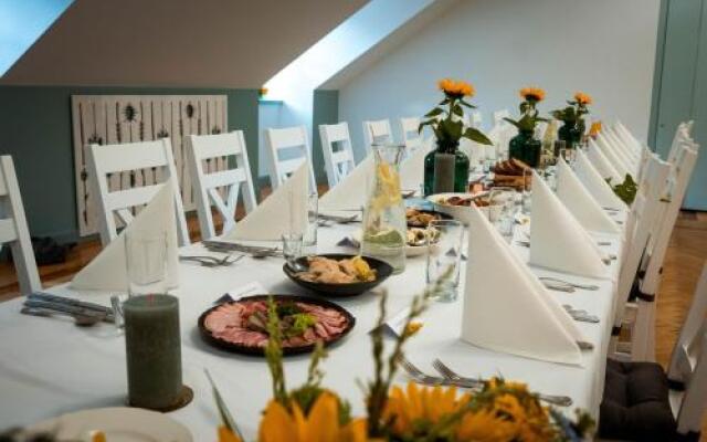 HOTEL NOWODWORY/ Usługi Budowlane - Hotelarstwo Iwona Morzy
