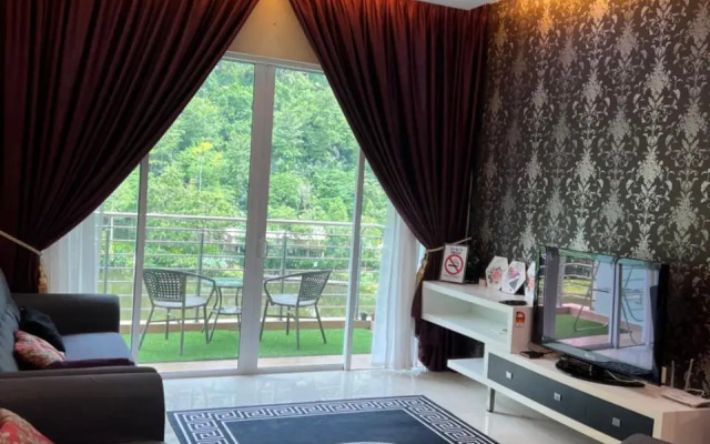 The Haven Lakeside Residence by Quadvanos