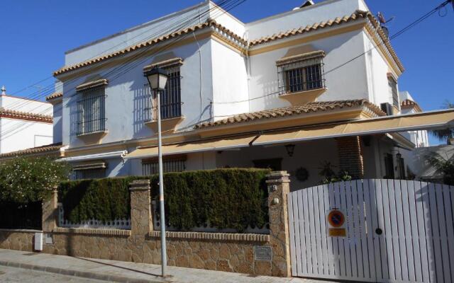 Chipiona, Costa de la Luz, Andalusia Garage, Wifi, Air Condition Beach at 300m