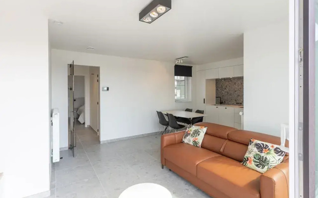 Newly Built Rooftop Flat With Sun-facing Terrace