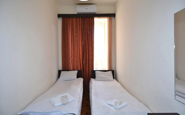 Rent Inn Yerevan (Rent Inn Yerevan) on Nalbandian Street 9
