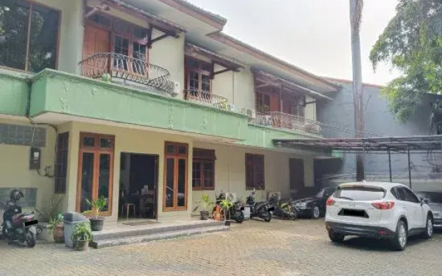 DeKuningan House