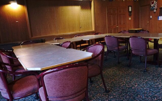 The Ritz Cafe and Motor Inn