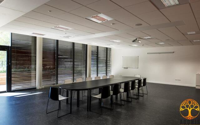 Adonis Dijon Maison Internationale