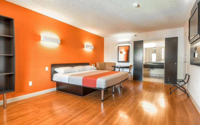 Motel 6 Anaheim Maingate