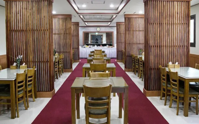 Ra Hotel