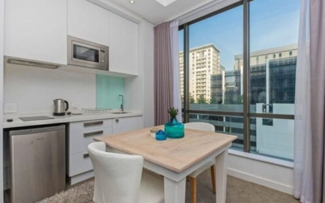Sandton Skye Apartment - 616
