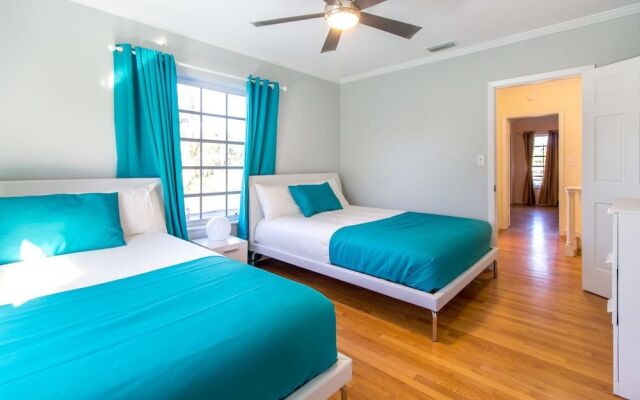 Chateau Hollywood Luxury Home & Pool near Hollywood Broadwalk