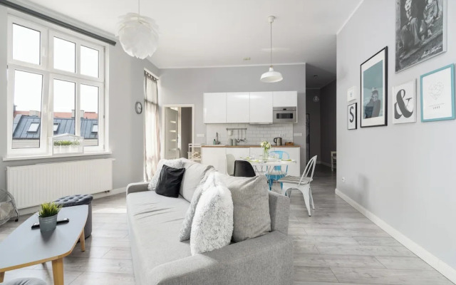Scandi Małe Garbary Apartment by Renters